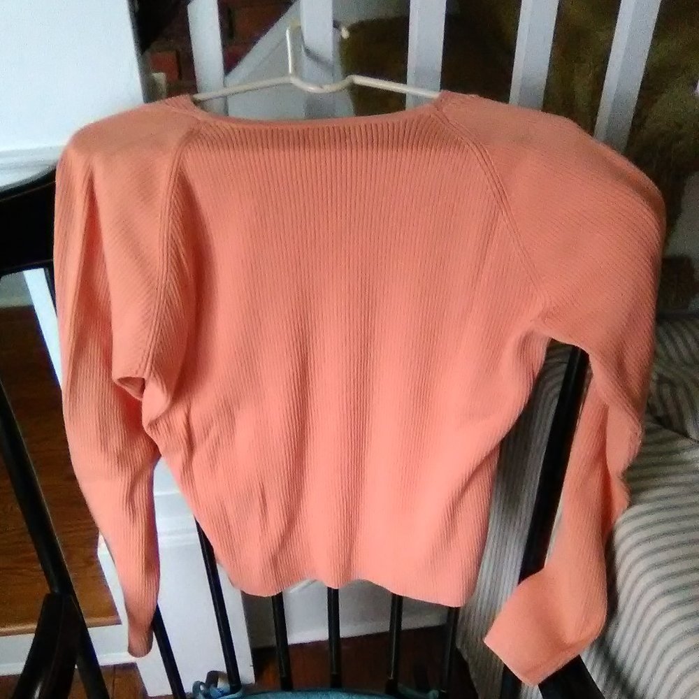 V-Neck Top/XL - Picture 3 of 5